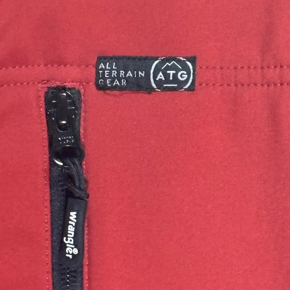 Wrangler ATG‎ Softshell Jacket Red M Outdoor Hiking Workwear Fleece Lined